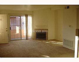 Excellent 2 Bedroom Condo - Like Brand New!  in Las Vegas, NV (Photo 3 of 9)