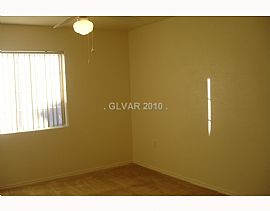Excellent 2 Bedroom Condo - Like Brand New!  in Las Vegas, NV (Photo 4 of 9)