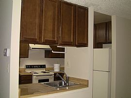 Great 3 Bedroom Townhouse Rent to Own - Great Location! in Laurel, MD (Photo 4 of 12)
