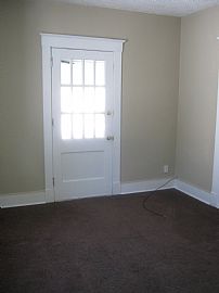 Spacious 2 Bedroom Duplex Home with Off Street Parking  in Price Hill, OH (Photo 2 of 10)