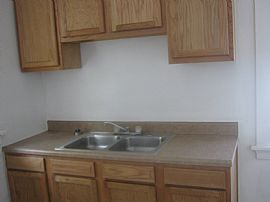 Spacious 2 Bedroom Duplex Home with Off Street Parking  in Price Hill, OH (Photo 4 of 10)
