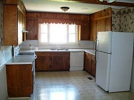 Cute 3 Bedroom Cottage Home with Amazing Front Porch in Charlotte, NC (Photo 4 of 7)