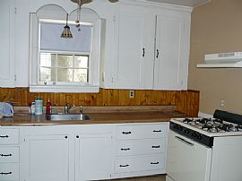 Quaint 5 Room, 2 Bedroom Cottage - Great alternative to Condo in Riverside, RI (Photo 3 of 10)