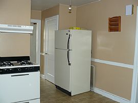 Quaint 5 Room, 2 Bedroom Cottage - Great alternative to Condo in Riverside, RI (Photo 4 of 10)