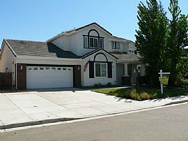 Beautiful 4 Bedroom Home with In-ground Pool and Upgrades in Tracy, CA (Photo 2 of 2)