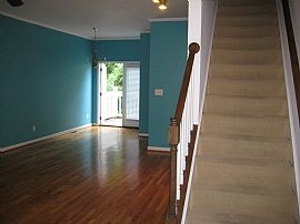 Exquisite 3 Bedroom Uptown Townhouse with Lots of Charm in Charlotte, NC (Photo 2 of 7)