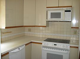 Exquisite 3 Bedroom Uptown Townhouse with Lots of Charm in Charlotte, NC (Photo 6 of 7)