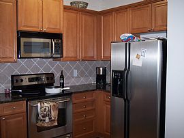 Beautiful 2 Bedroom Townhouse in Great Location  in Atlanta, GA (Photo 2 of 6)