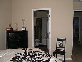 Beautiful 2 Bedroom Townhouse in Great Location  in Atlanta, GA (Photo 4 of 6)