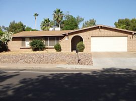 Newly Painted 3 Bedroom Home with Brand New Carpeting in Chandler, AZ
