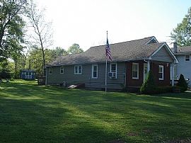 Cute 2 Bedroom Home - Move in Condition - Must See! in Bridgewater, NJ (Photo 2 of 4)