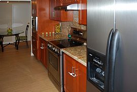 Remodeled 2 Bedroom Condo on The Wilshire Corridor in Los Angeles, CA (Photo 3 of 9)