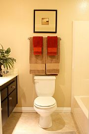 Lovely 3 Bedroom Home with Gourmet Kitchen in Alta Loma in Rancho Cucamonga, CA (Photo 7 of 8)