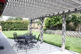 Lovely 3 Bedroom Home with Gourmet Kitchen in Alta Loma in Rancho Cucamonga, CA (Photo 8 of 8)