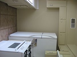 Marvelous 2 Bedroom Apartment with Off-Street Parking in Palm Desert, CA (Photo 2 of 6)