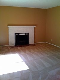 Bright, Spacious 3 Bedroom Home with View in Rolling Hills Estates, CA (Photo 4 of 7)