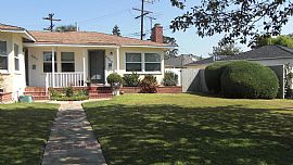 Charming 2 Bedroom Home with hardwood Floors  in Westchester, CA