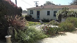 Charming 2 Bedroom Home with hardwood Floors  in Westchester, CA (Photo 2 of 6)