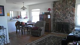 Charming 2 Bedroom Home with hardwood Floors  in Westchester, CA (Photo 4 of 6)