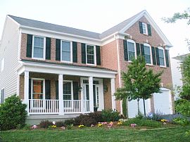 Fabulous 4 Bedroom Home with Open Floor Plan - Avail July 1  in Manassas, VA