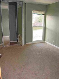 1 Bedroom Condo- Close In, Quiet, Convenient with Heated Pool in Bellevue, WA (Photo 4 of 5)