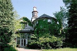 Gorgeous 6 Bedroom Home on 2 Acre Lake Geneva Estate in Lake Geneva, WI (Photo 5 of 6)