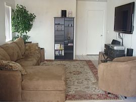 Beautiful 3 Bedroom Home with Newly Tiled Kitchen in Las Vegas, NV (Photo 3 of 6)