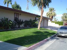 Gorgeous 4 Bedroom Pool Home Near El Paseo in Palm Desert, CA (Photo 3 of 11)