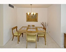 Spacious 1 Bedroom Condo with Pool and Balcony in Beach Location in Fort Lauderdale, FL (Photo 4 of 7)