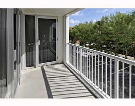 Spacious 1 Bedroom Condo with Pool and Balcony in Beach Location in Fort Lauderdale, FL (Photo 7 of 7)