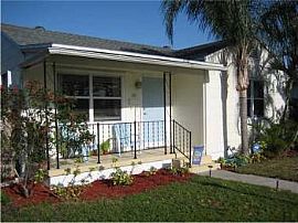 Beautiful 3 Bedroom Home - Move in Ready! in Lake Worth, FL
