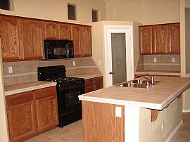 Fantastic 2 Bedroom Home with Awesome Mountain Views in Bullhead City, AZ (Photo 4 of 7)