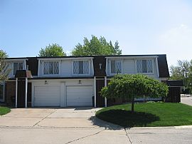 Very Nice 3 Bedroom Condo with 1572 Sq. Ft. and 1.5 Car Garage  in Warren, MI (Photo 2 of 2)