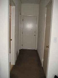 Large 1 Bedroom Apartment - Starting June 1st!  $1050  in Oakland, CA (Photo 1 of 3)