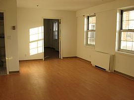 Sunny 2 Bedroom Condo - All Utilities Included in Stamford, CT (Photo 2 of 8)