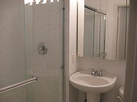 Sunny 2 Bedroom Condo - All Utilities Included in Stamford, CT (Photo 4 of 8)