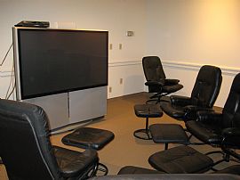 Sunny 2 Bedroom Condo - All Utilities Included in Stamford, CT (Photo 7 of 8)