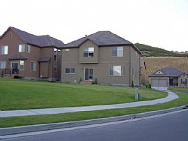 Nice 4 Bedroom Home in Southfield Subdivision at Suncrest in Draper, UT (Photo 2 of 11)