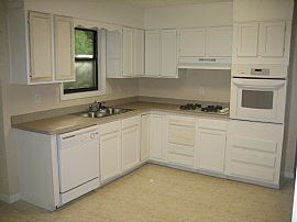 Beautiful 3 Bedroom Home in Great Community in Mableton, GA (Photo 2 of 8)