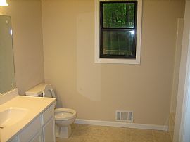 Beautiful 3 Bedroom Home in Great Community in Mableton, GA (Photo 4 of 8)