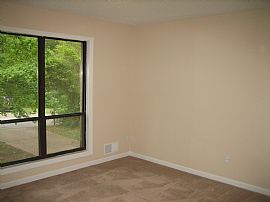 Beautiful 3 Bedroom Home in Great Community in Mableton, GA (Photo 5 of 8)