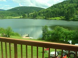 Cute, Red 3 Bedroom Home on The Lake - Weekly Rates Available in Andes, NY