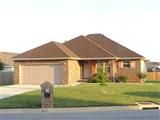 Immaculate 3 Bedroom Home with Lots of Upgrades! in Nixa, MO
