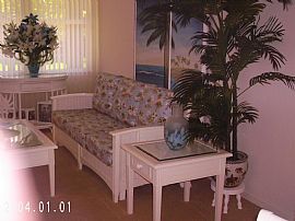 Elegant 2 Bedroom Ranch Style Townhouse with One-Car Garage in Denver, CO (Photo 2 of 6)