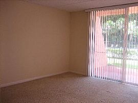 Wonderful 3 Bedroom Condo in Fort Caroline Area in Jacksonville, FL (Photo 5 of 6)