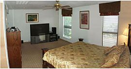 Beautiful 4 Bedroom Lakefront Home with Pool in Avondale, AZ (Photo 7 of 7)