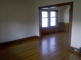 Nice Upper 2 Bedroom Duplex Home in Old Brooklyn $575 in Brooklyn, OH (Photo 2 of 3)