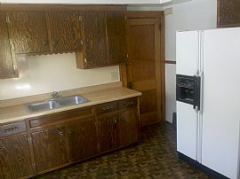 Nice Upper 2 Bedroom Duplex Home in Old Brooklyn $575 in Brooklyn, OH (Photo 3 of 3)