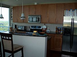 2br / 2ba Condo in The Heart of Midtown Atlanta! in Atlanta, GA (Photo 5 of 11)