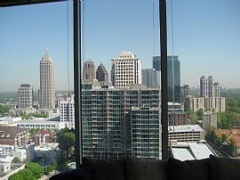 2br / 2ba Condo in The Heart of Midtown Atlanta! in Atlanta, GA (Photo 8 of 11)